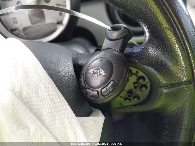 2010 MINI COOPER CLUBMAN WMWML3C54ATX51584 Photo 10