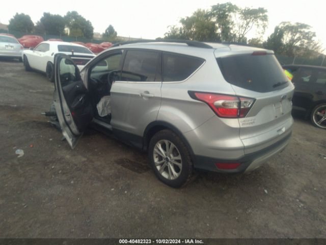 1FMCU9GD8HUD14672 Ford ESCAPE SE