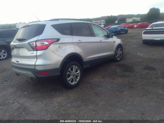 1FMCU9GD8HUD14672 Ford ESCAPE SE