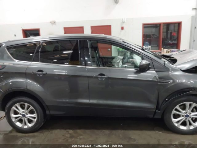1FMCU0GD4HUB52969 Ford ESCAPE SE