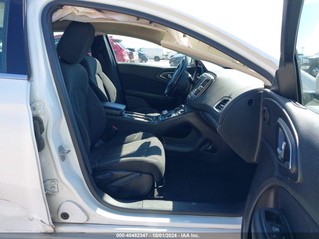 Chrysler 200 Limited 2016 1C3CCCAB1GN153591 Image 5