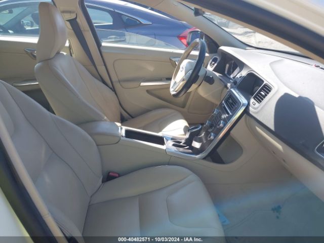 YV140MFK4F2366309 Volvo S60 T5 Premier