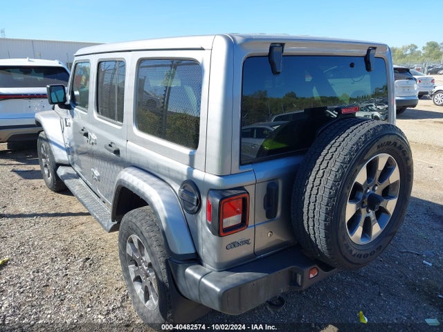 1C4HJXEN8JW332554 Jeep Wrangler Unlimited Sahara 4x4