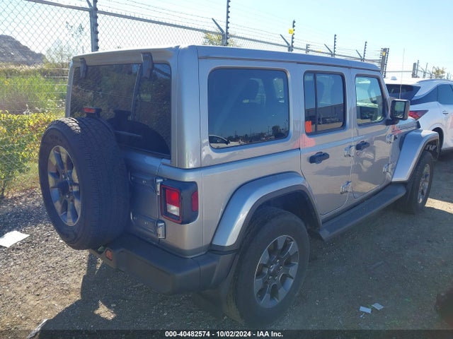 1C4HJXEN8JW332554 Jeep Wrangler Unlimited Sahara 4x4