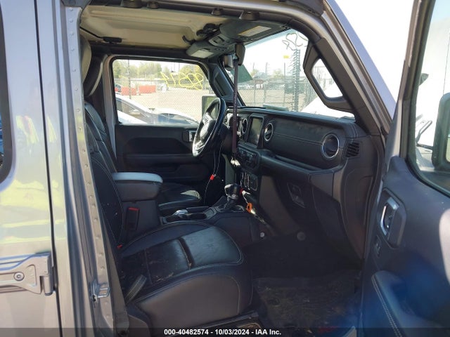 1C4HJXEN8JW332554 Jeep Wrangler Unlimited Sahara 4x4