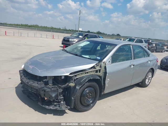Toyota CAMRY LE 2017 4T1BF1FK1HU715472 Image 2