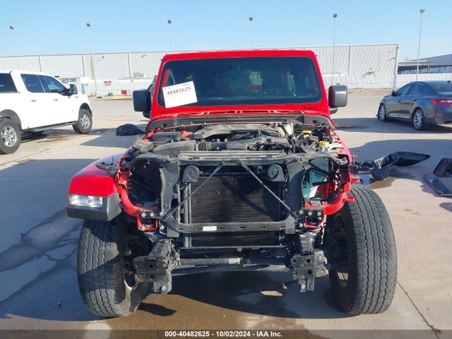 1C4HJXEG9JW206480 Jeep Wrangler Unlimited Sahara 4x4