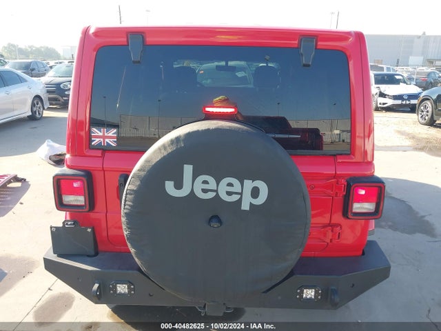 1C4HJXEG9JW206480 Jeep Wrangler Unlimited Sahara 4x4