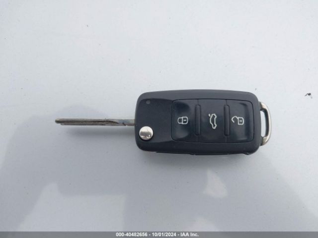 1VWAT7A31HC002859 Volkswagen Passat 1.8t S