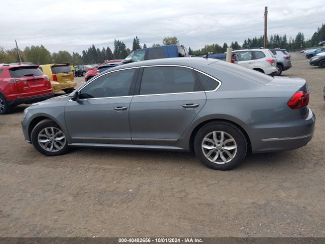1VWAT7A31HC002859 Volkswagen Passat 1.8t S