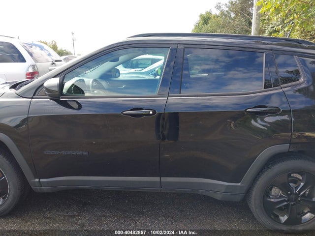 3C4NJCBB3JT407804 Jeep Compass Altitude Fwd