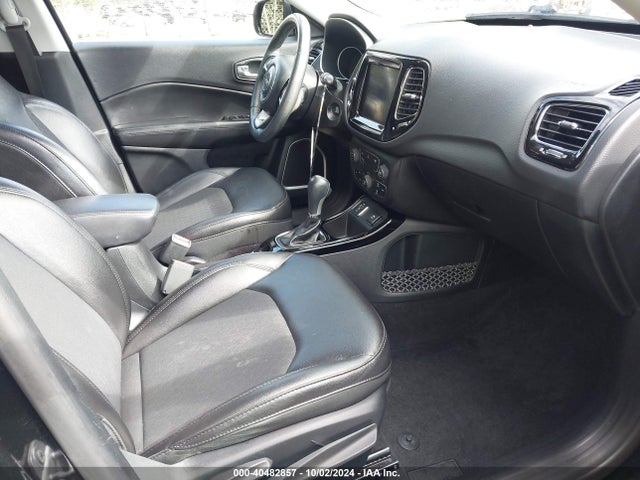 3C4NJCBB3JT407804 Jeep Compass Altitude Fwd