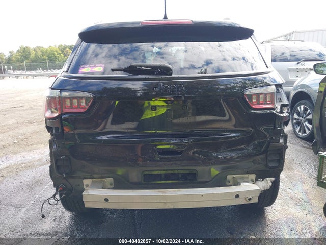 3C4NJCBB3JT407804 Jeep Compass Altitude Fwd