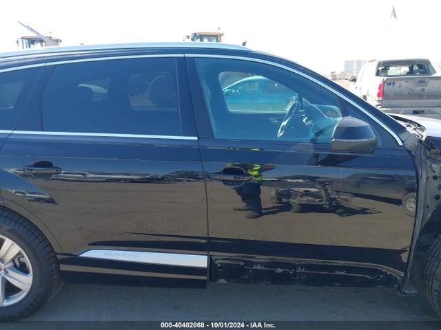 WA1LHAF71JD052497 Audi Q7 2.0t Premium