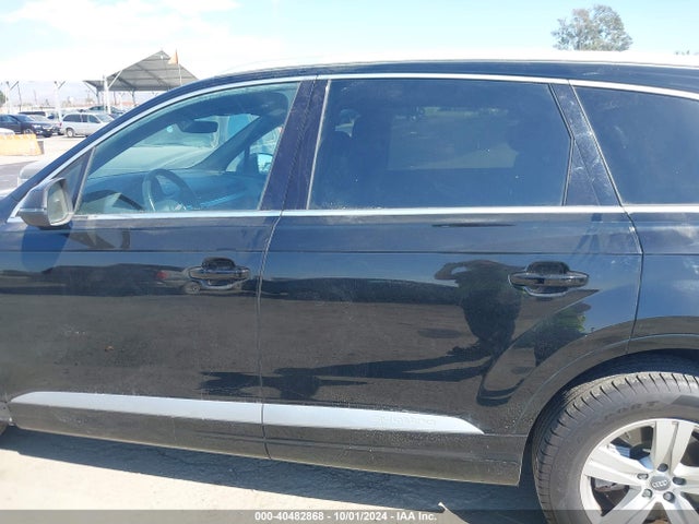 WA1LHAF71JD052497 Audi Q7 2.0t Premium