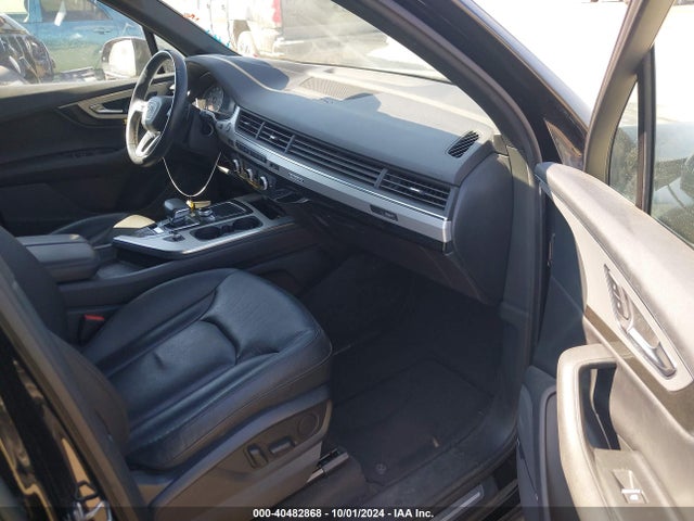 WA1LHAF71JD052497 Audi Q7 2.0t Premium