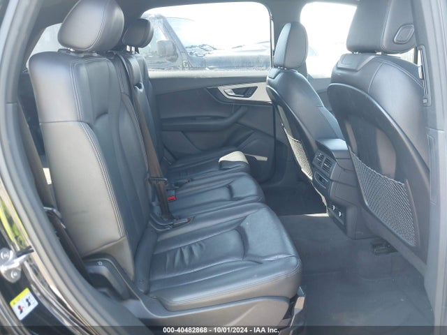 WA1LHAF71JD052497 Audi Q7 2.0t Premium