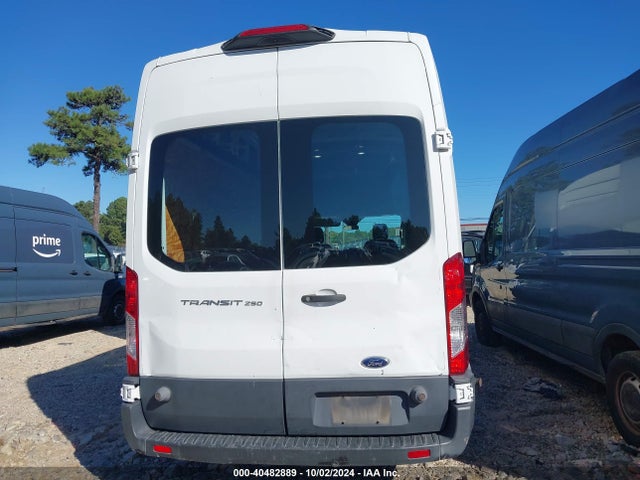 Ford Transit-250 2018 1FTYR3XM7JKA85864 Image 16