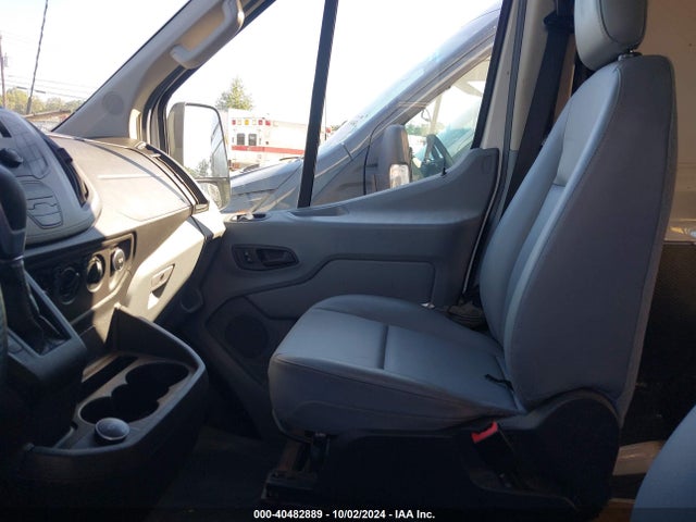 Ford Transit-250 2018 1FTYR3XM7JKA85864 Image 5
