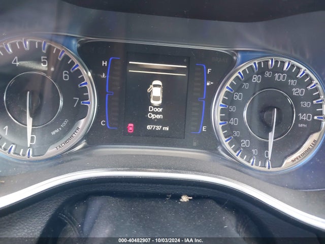 Chrysler 200 Limited 2015 1C3CCCAB7FN588422 Image 7
