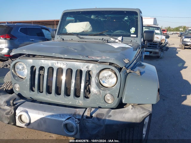 1C4BJWEG7FL582328 Jeep Wrangler Unlimited Sahara