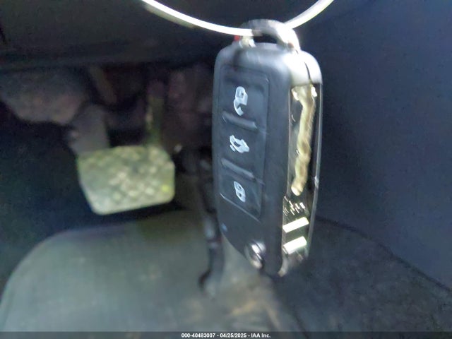 1VWBT7A36HC036977 Volkswagen Passat 1.8t Se