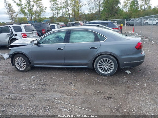 1VWBT7A36HC036977 Volkswagen Passat 1.8t Se