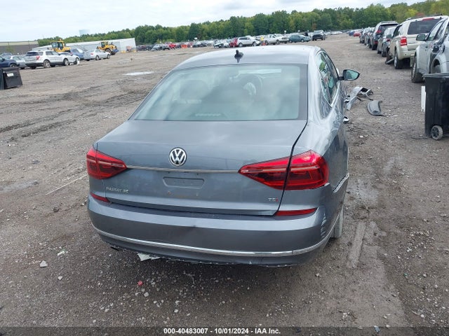 1VWBT7A36HC036977 Volkswagen Passat 1.8t Se