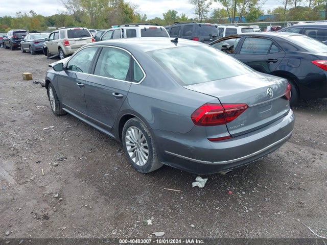 1VWBT7A36HC036977 Volkswagen Passat 1.8t Se