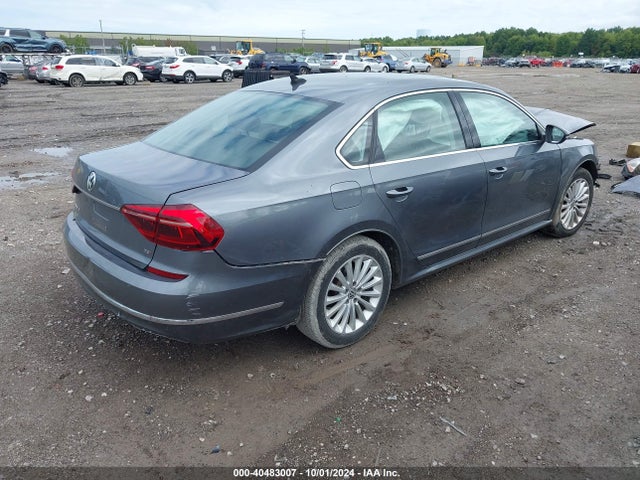 1VWBT7A36HC036977 Volkswagen Passat 1.8t Se