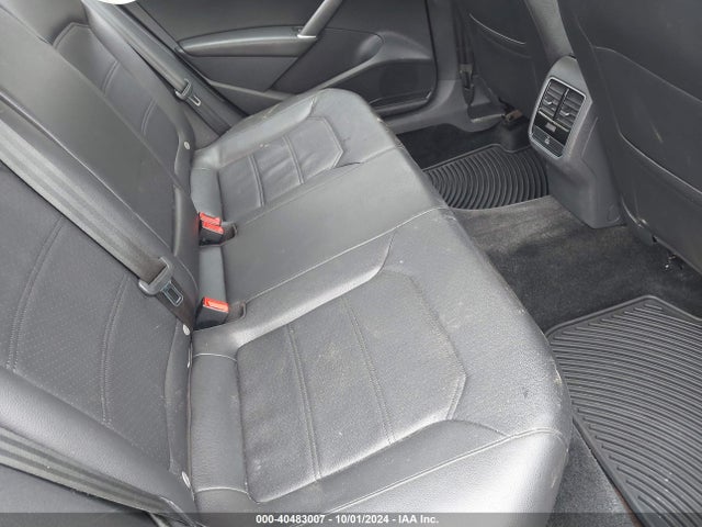 1VWBT7A36HC036977 Volkswagen Passat 1.8t Se