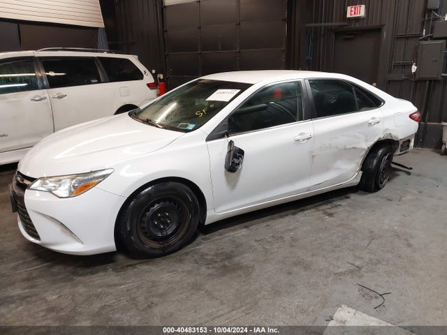 Toyota CAMRY LE 2015 4T1BF1FK1FU115984 Image 2