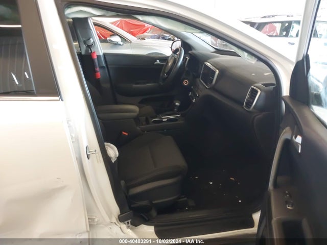 KNDPMCAC3M7944885 KIA Sportage Lx