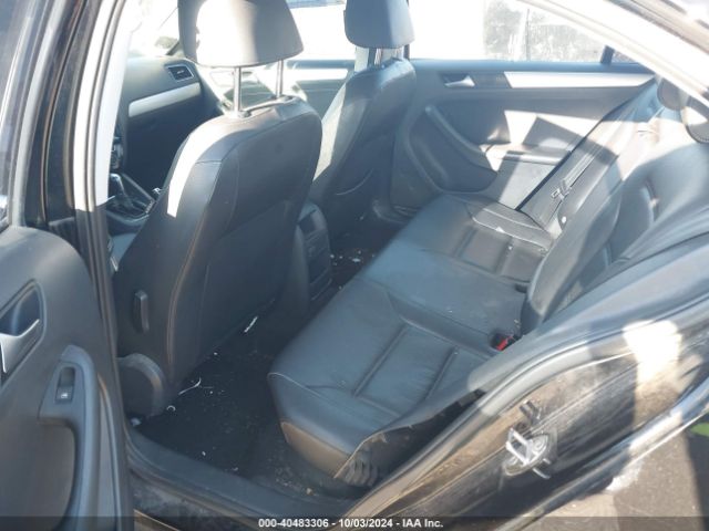 3VWL17AJXJM212605 Volkswagen Jetta 1.8t Sel