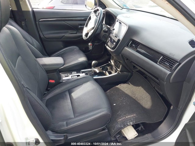 2018 MITSUBISHI OUTLANDER JA4AZ3A36JZ069089 Photo 4
