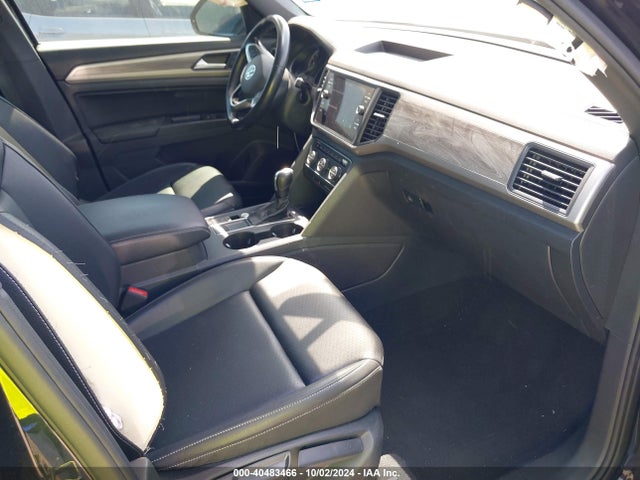 1V2YE2CA9LC229704 Volkswagen Atlas Cross Sport 3.6l V6 Se W/technology/3.6l V6 Se W/technology R-line