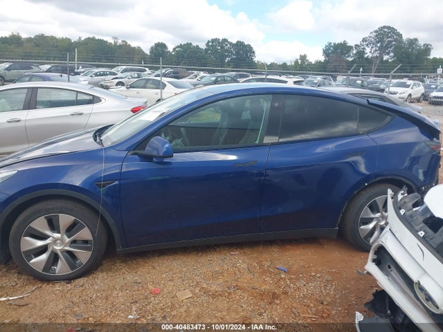 Tesla Model Y Long Range Dual Motor All-wheel Drive 2021 5YJYGAEEXMF145420 Image 13
