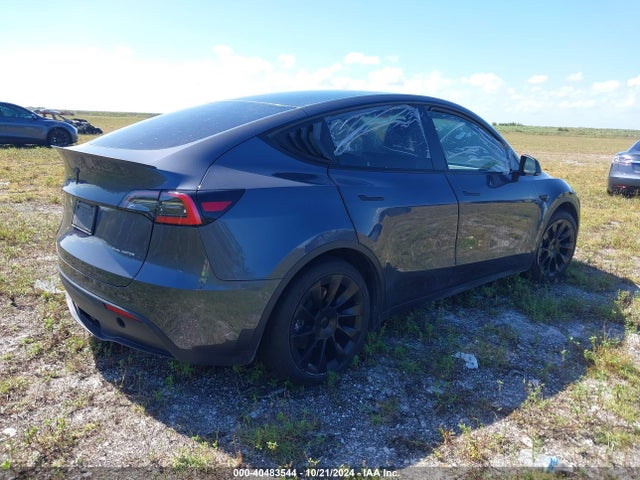 2021 TESLA MODEL Y 5YJYGDEE1MF067482 Photo 3