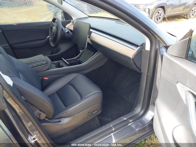 2021 TESLA MODEL Y 5YJYGDEE1MF067482 Photo 4
