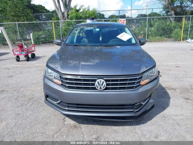 1VWAT7A3XHC008790 Volkswagen Passat 1.8t S