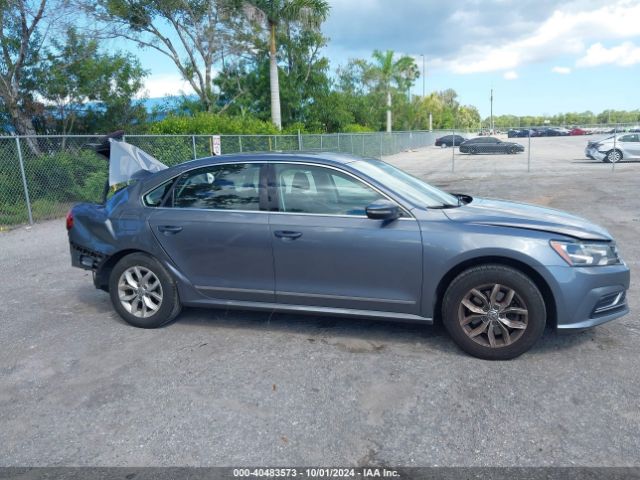 1VWAT7A3XHC008790 Volkswagen Passat 1.8t S