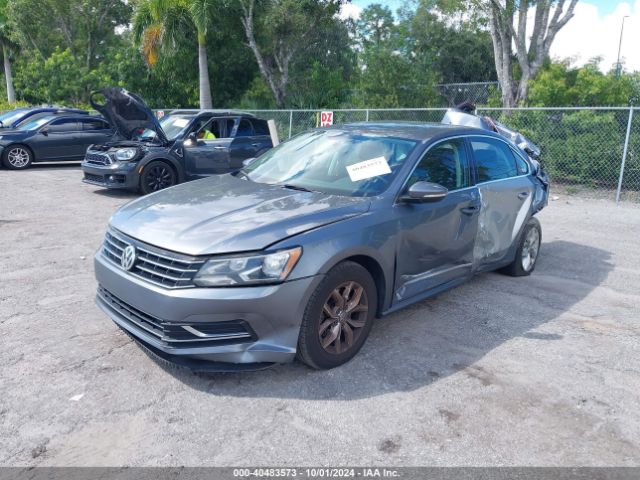 1VWAT7A3XHC008790 Volkswagen Passat 1.8t S