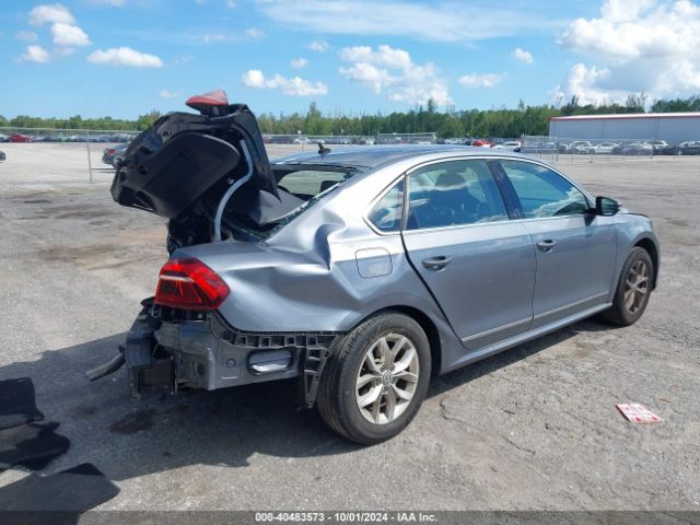 1VWAT7A3XHC008790 Volkswagen Passat 1.8t S