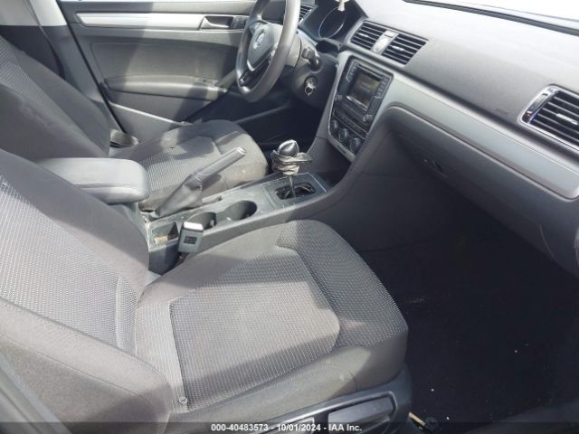 1VWAT7A3XHC008790 Volkswagen Passat 1.8t S