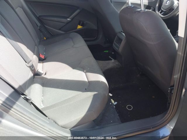 1VWAT7A3XHC008790 Volkswagen Passat 1.8t S