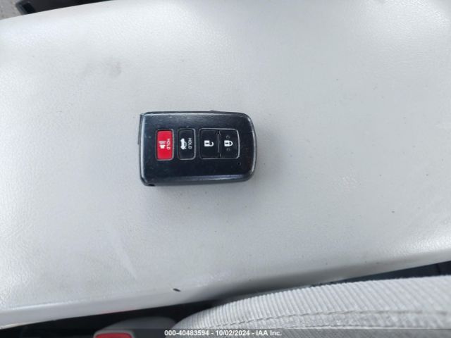 4T1BD1FK5EU112588 Toyota Camry Hybrid Le