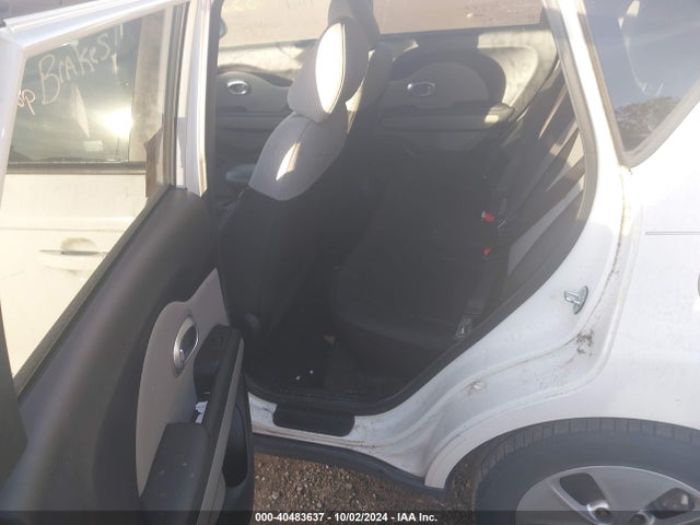 KIA Soul 2015 KNDJN2A21F7229689 Image 8