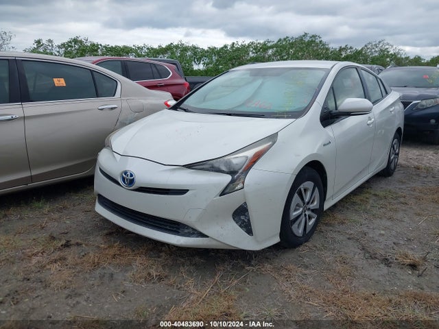 Toyota Prius Two Eco 2016 JTDKARFU5G3519896 Image 2