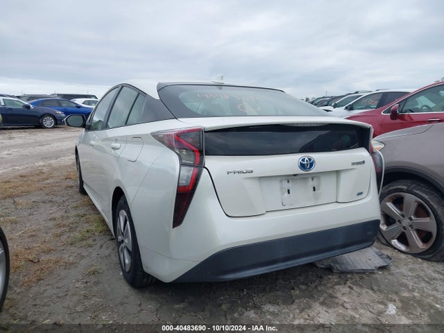 Toyota Prius Two Eco 2016 JTDKARFU5G3519896 Image 3