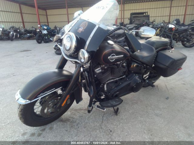 2018 HARLEY-DAVIDSON FLHC 1HD1YAJ13JC022731 Photo 1